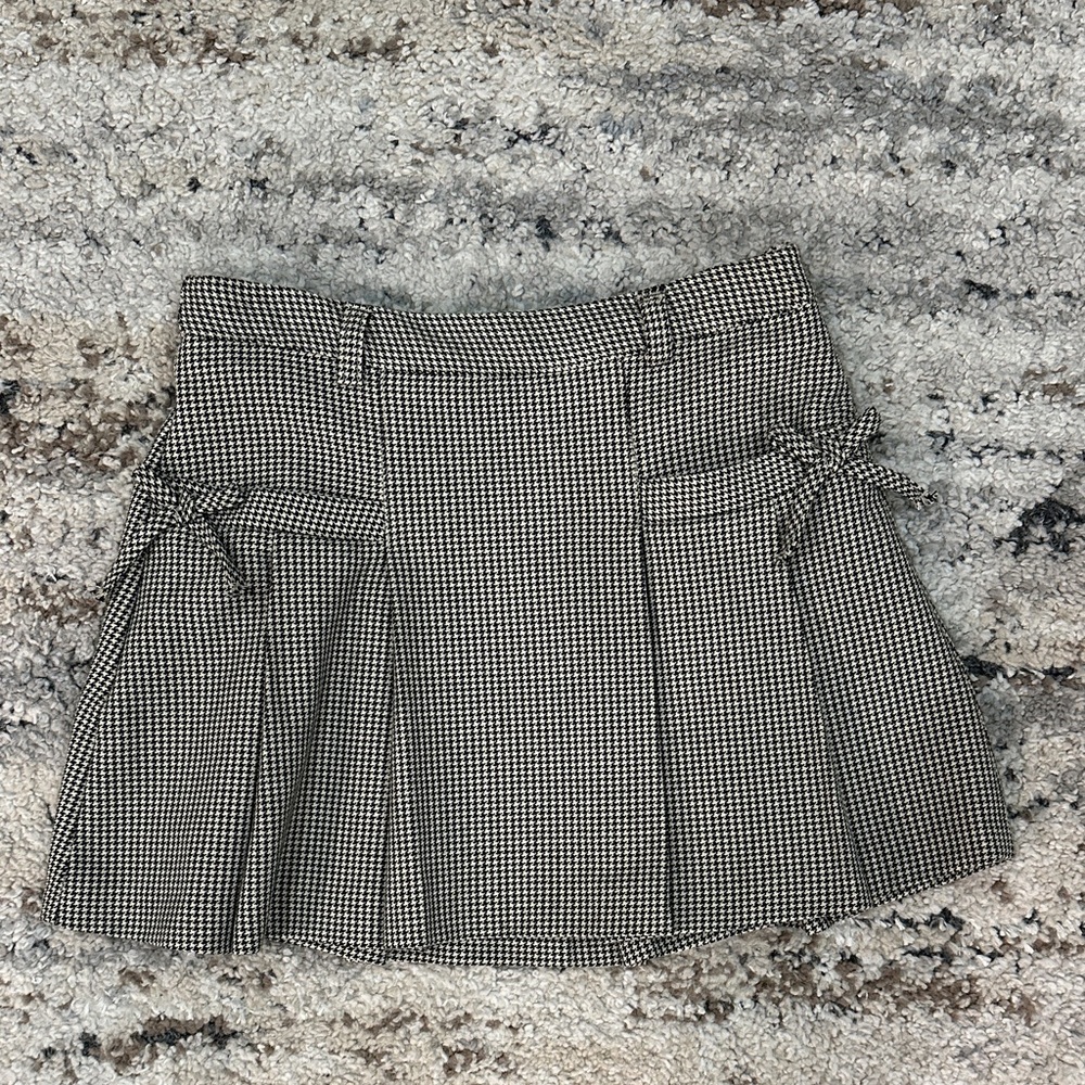 Zara Black and White Houndstooth Mini Skirt